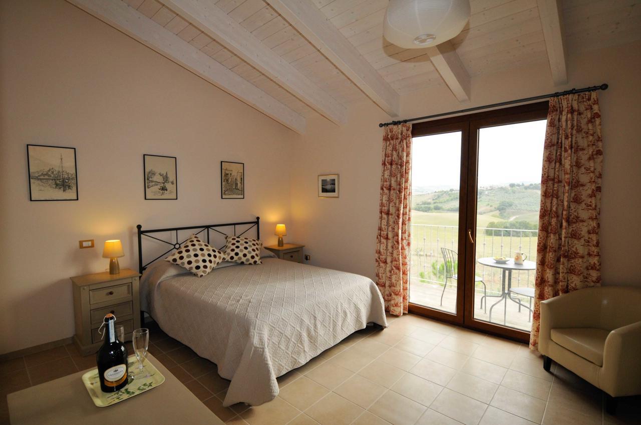 Il Frutteto Bed And Breakfast Ripattone Exterior photo